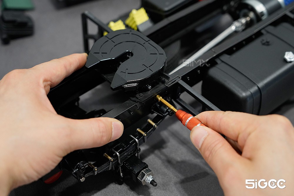 组装f2000拖头,组装f2000卡车模型