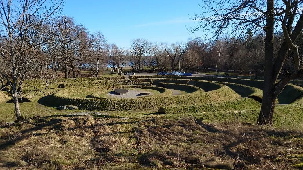 地铁站里的时空旅行：从柏拉图立体到引力波涟漪