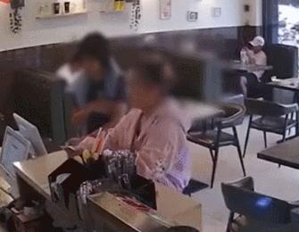 奶茶店女子被女子暴打后续,奶茶店门口女子被暴打