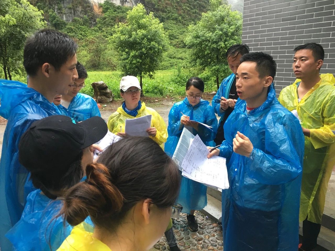 6天成就65人！单仁资讯这场投资赚翻了！