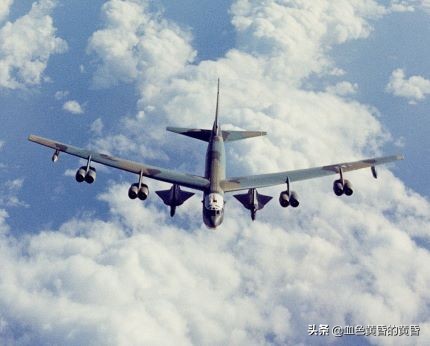 苏27直扑美轰炸机视频,苏57战斗机拦截b2轰炸机