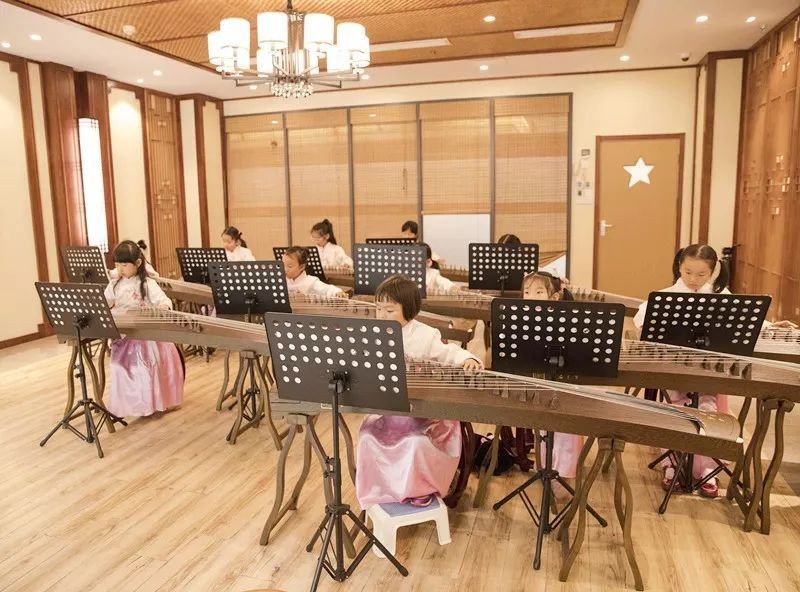 古筝谱子不会弹,弹古筝必须唱谱吗