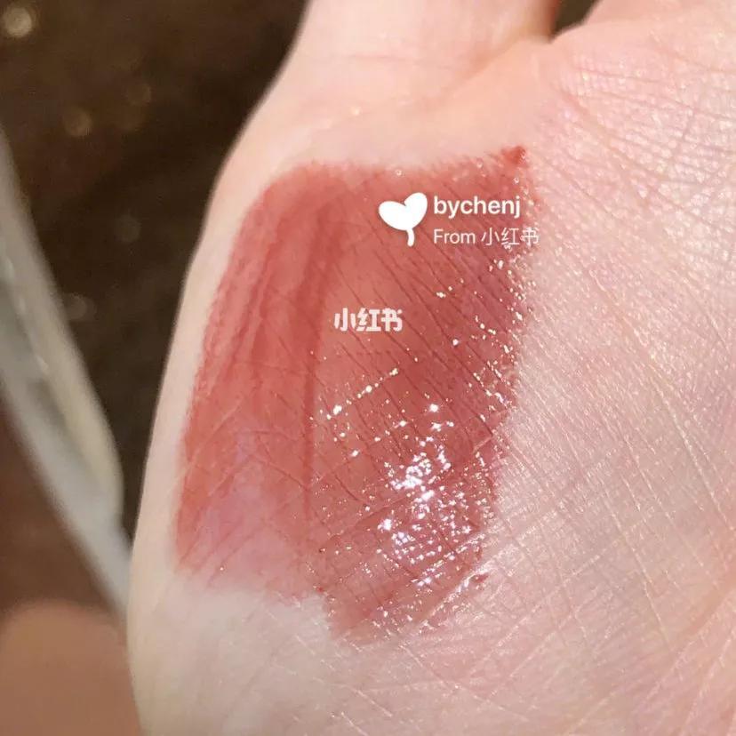 快买了这只口红来人间水蜜桃学院报道！