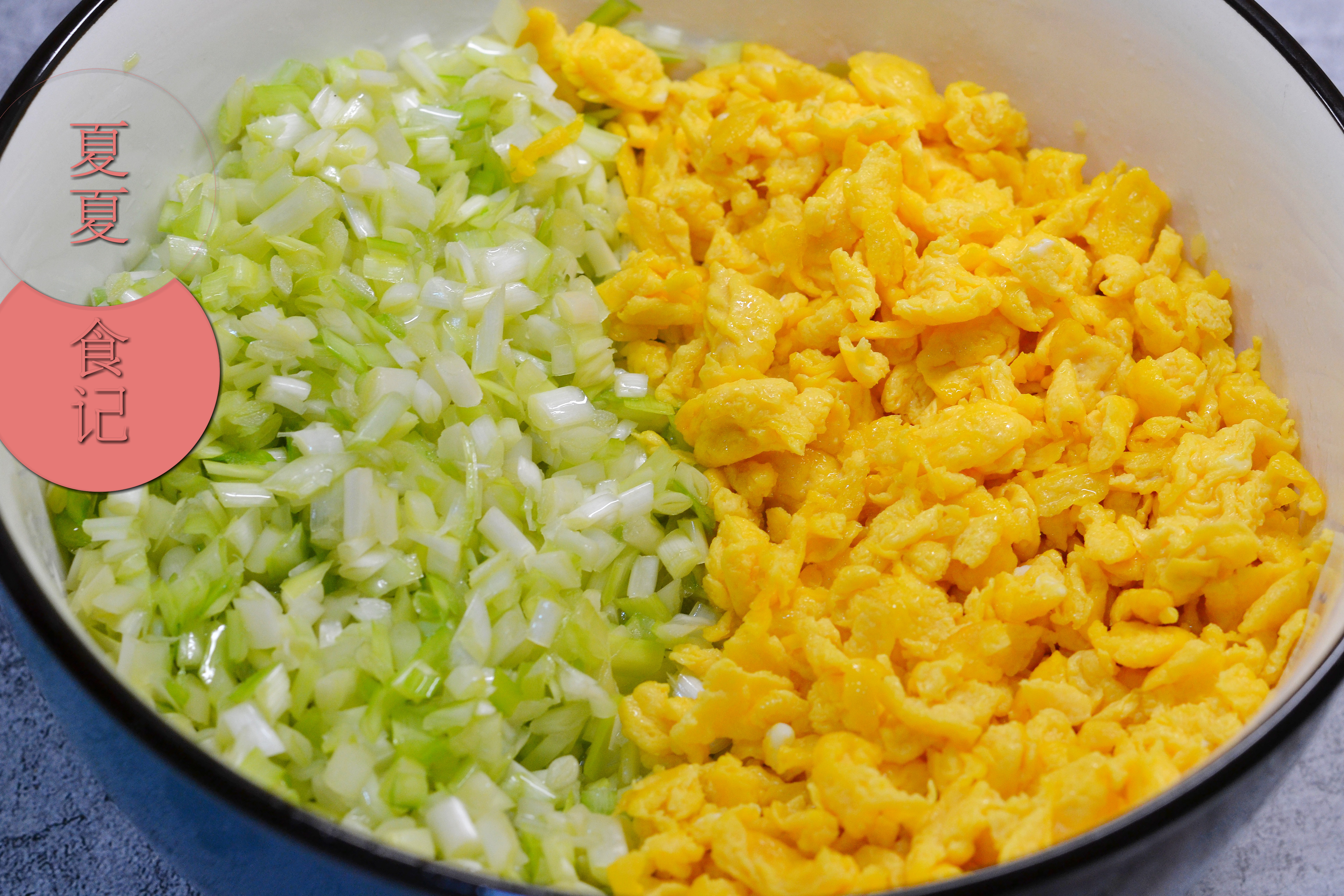 青菜包饺子怎么能不出水,青菜虾仁饺子馅怎么调最好