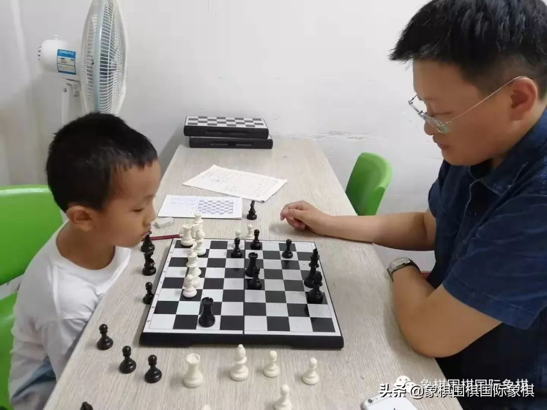 孩子在家下棋输不起怎么办？
