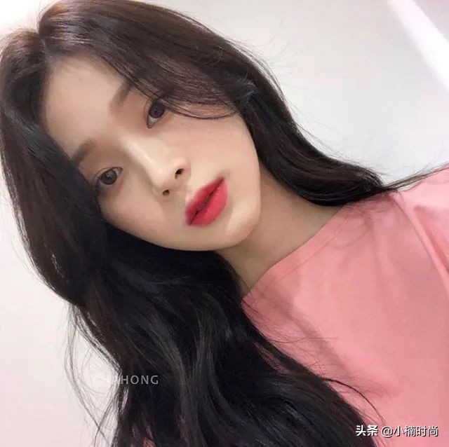 秃脑门适合的刘海,脑门正中间秃适合什么刘海