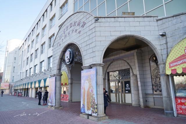 为什么中国人到日本疯狂购物,中国游客到国外疯狂购物的现象