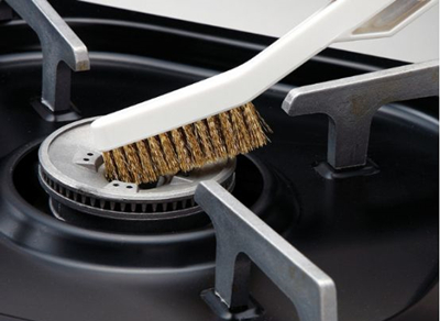 燃气灶难打火原因和处理方法,新燃气灶火焰变红怎么解决