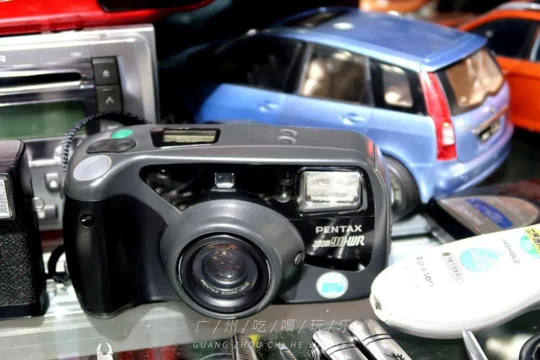 旧货市场机械胶片相机,120块的理光傻瓜胶片相机