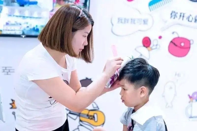 小孩谢广坤发型,爸爸给孩子剪谢广坤发型