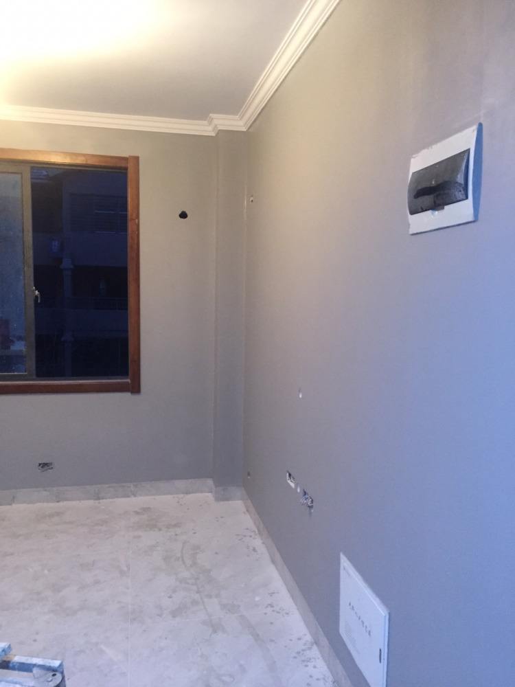 刷乳胶漆开裂找谁,刷乳胶漆开裂的地方怎么修补