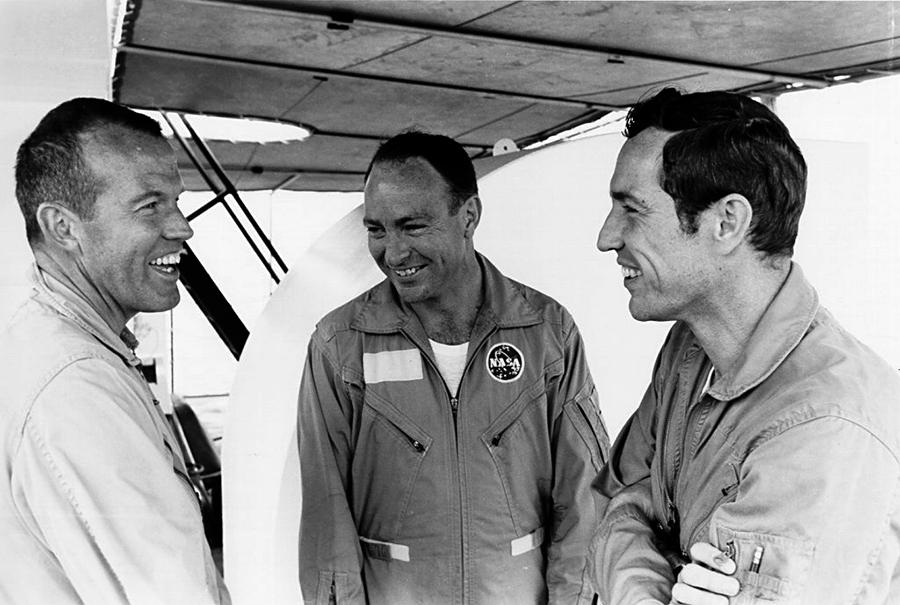 在月球上打篮球,在月球上打高尔夫