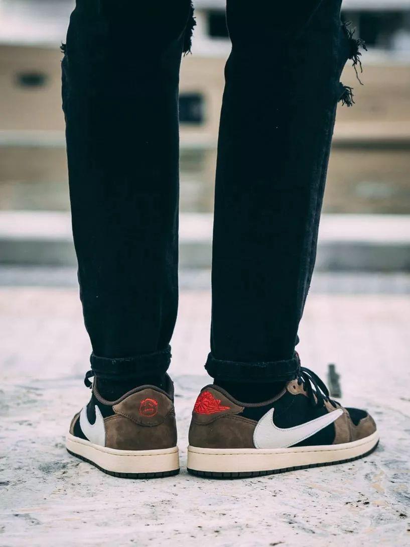 travisscott罕见上脚,travisscott紧张时刻