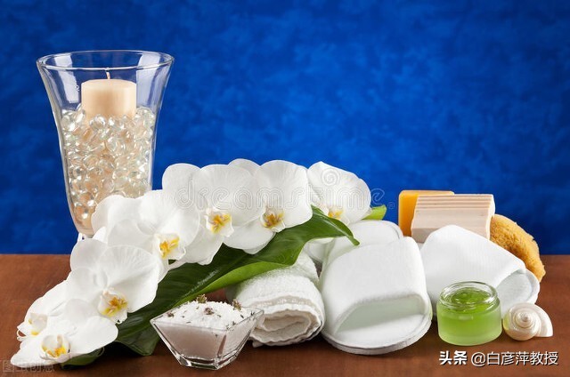 轻轻一划皮肤就会出现红痕,划皮肤出现红色印子是划痕症吗