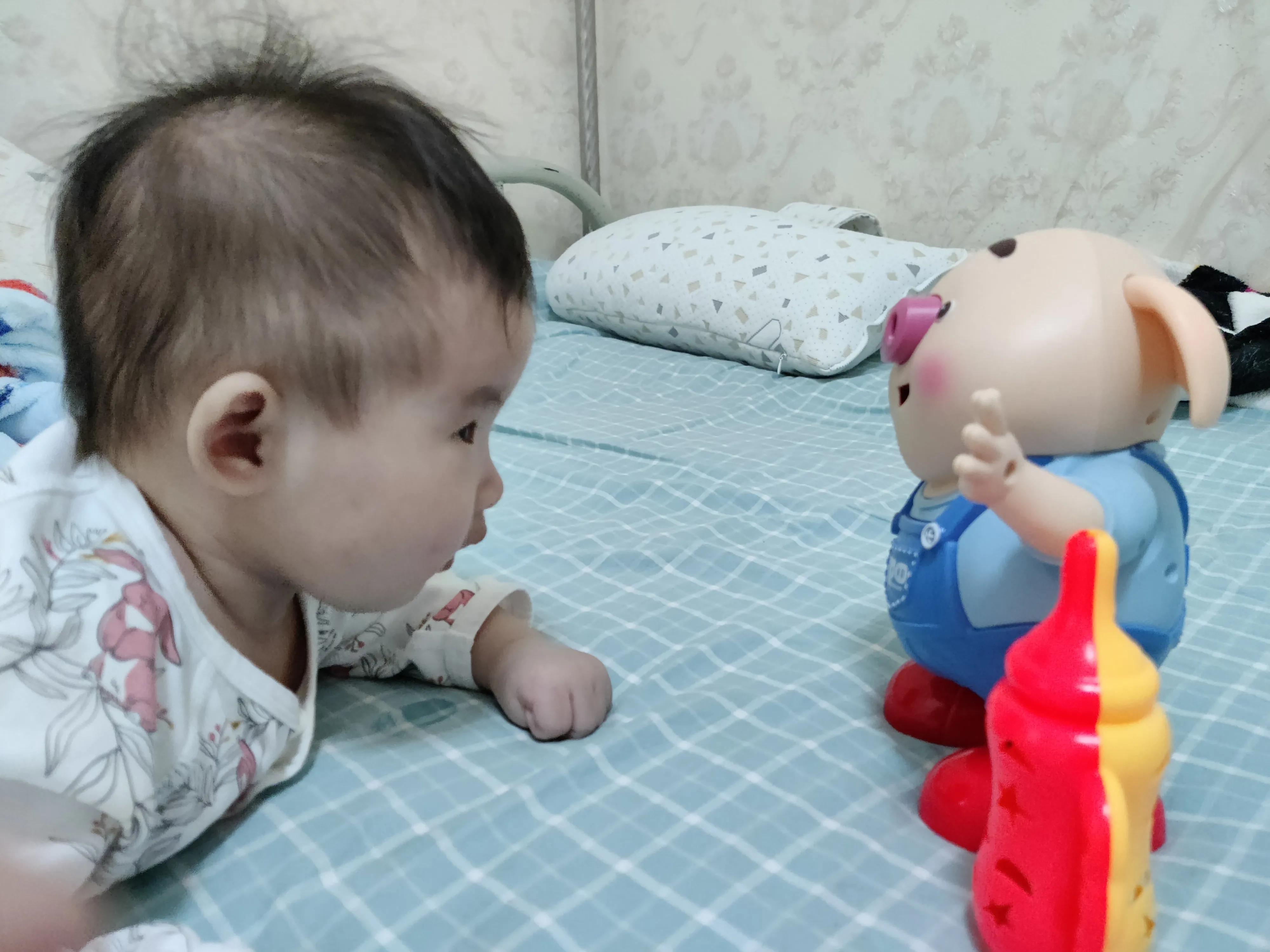 四个月宝宝成长过程记录,四个月的成长变化