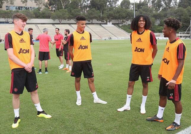 内维尔三问索尔斯克亚,内维尔采访索尔斯克亚