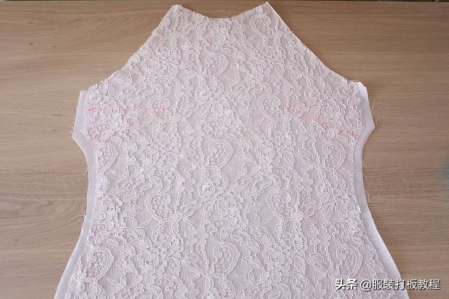 蕾丝连衣裙制作工艺,挂里子蕾丝连衣裙的缝制