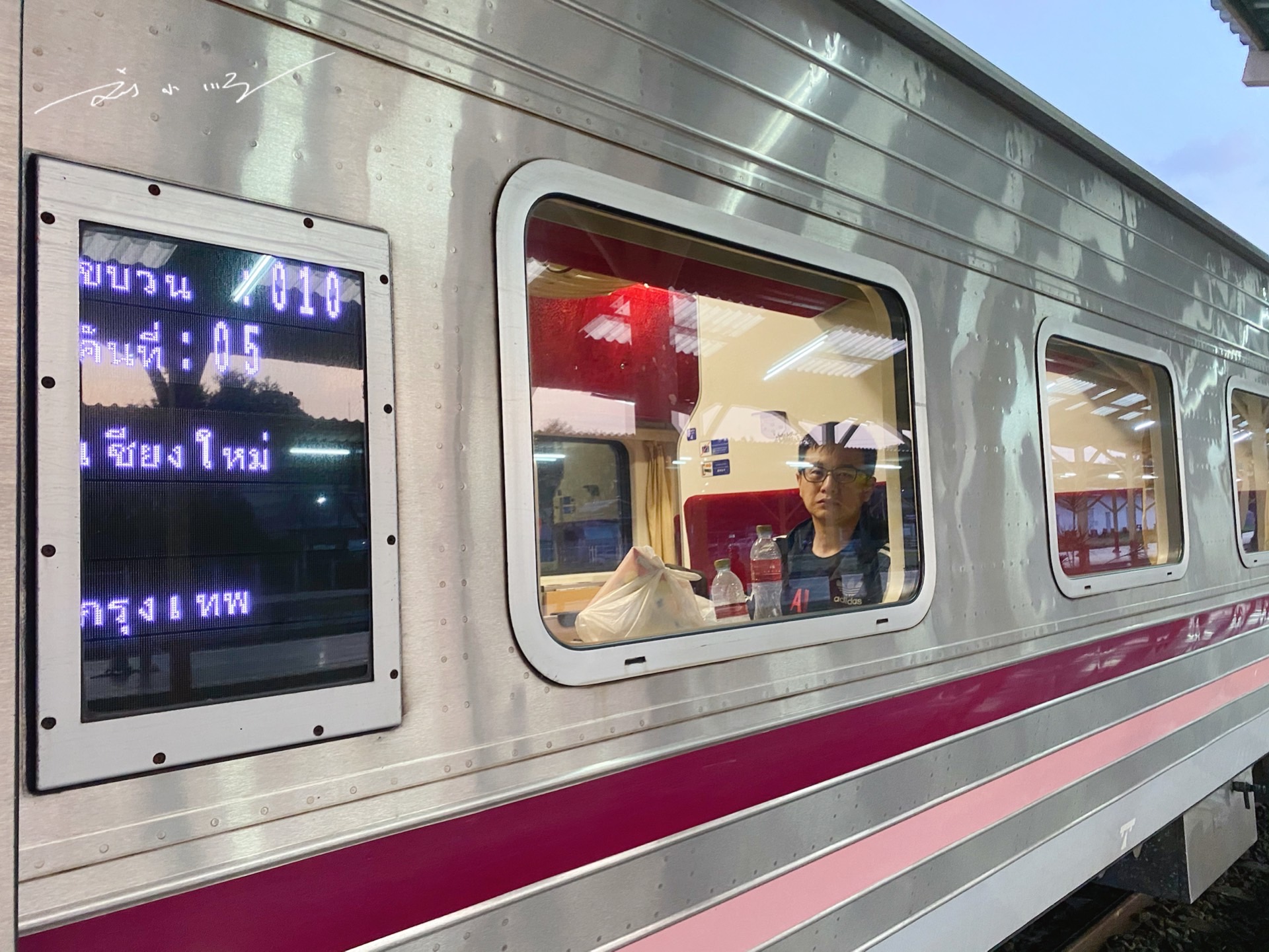 泰国火车实拍,泰国火车站对比中国