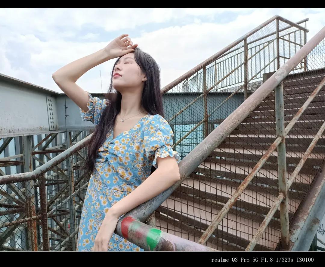 realmeq3是一款直面屏手机吗,realme最具性价比的千元机