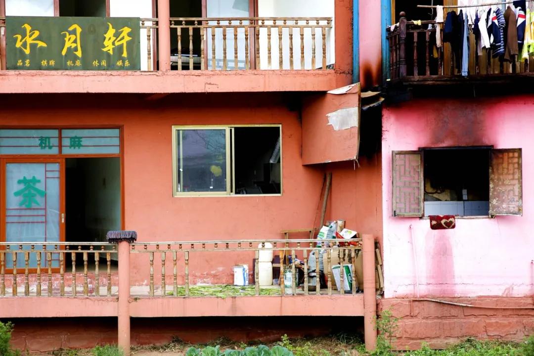 津门网金熙男：彩色小镇