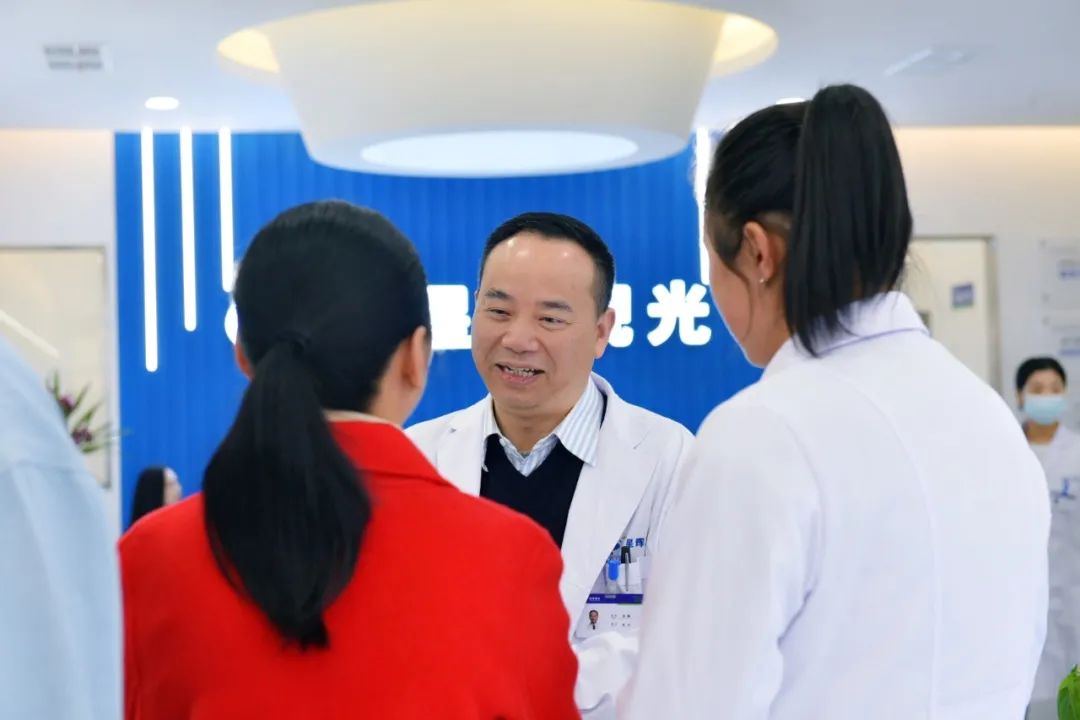 热烈恭喜星辉视光开阳分院盛大开业