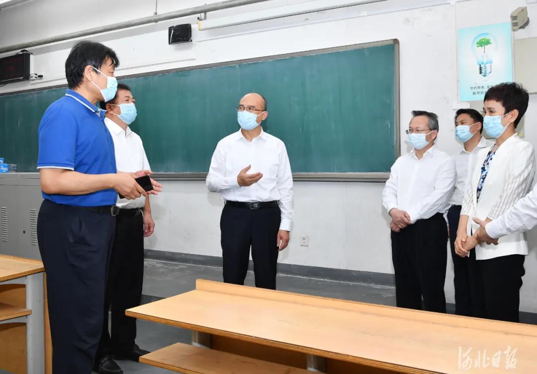 许勤省长：我很想和同学们一起吃顿饭，更愿意和同学们一起读书