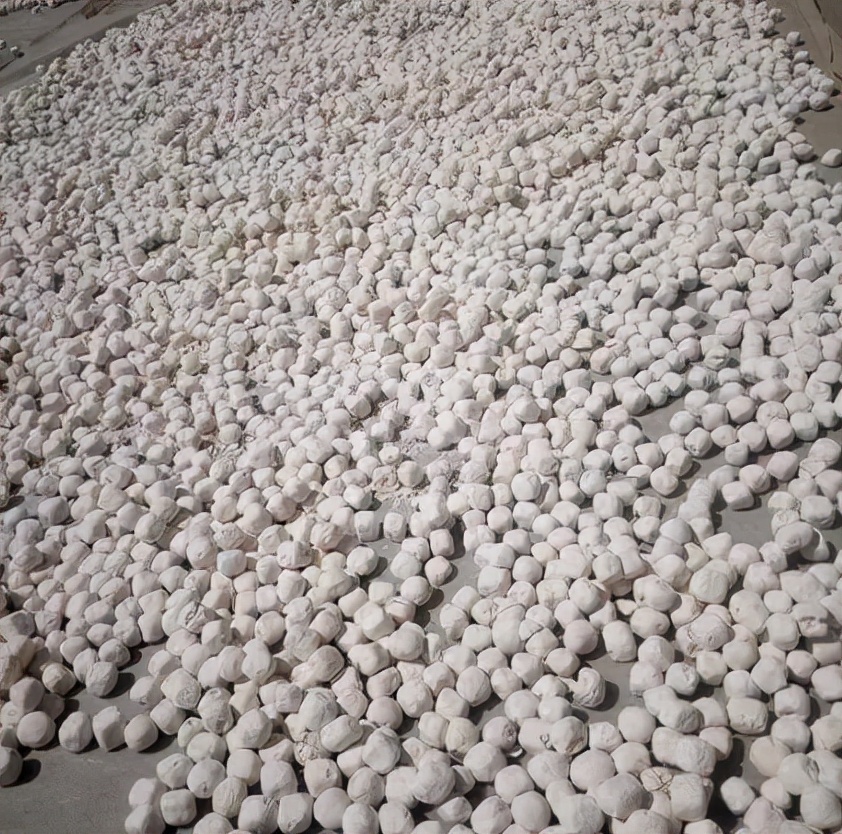 土酒曲的制作方法和用什么原材料,土酒曲白酒曲的配方和制作方法