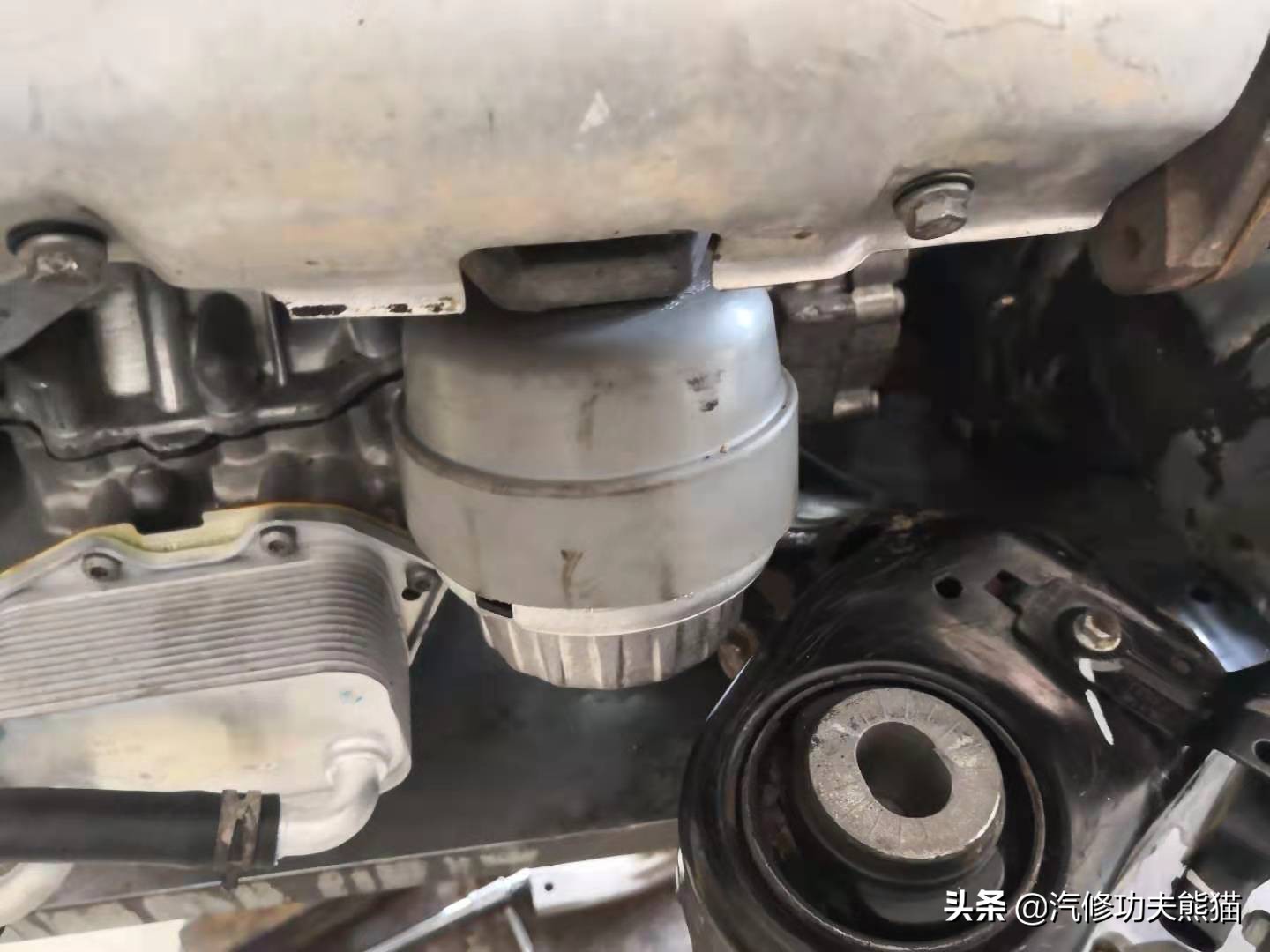 16万km的奥迪a62.0t烧不烧机油,13款2.0t奥迪a6l烧机油