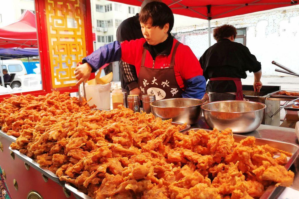 炸鸡叉骨街边火爆美食,全网最火炸鸡叉骨