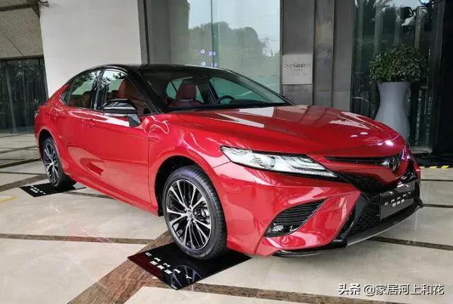 小姨子看上了第八代凯美瑞、买车那天，感觉花哥的“死期”到了