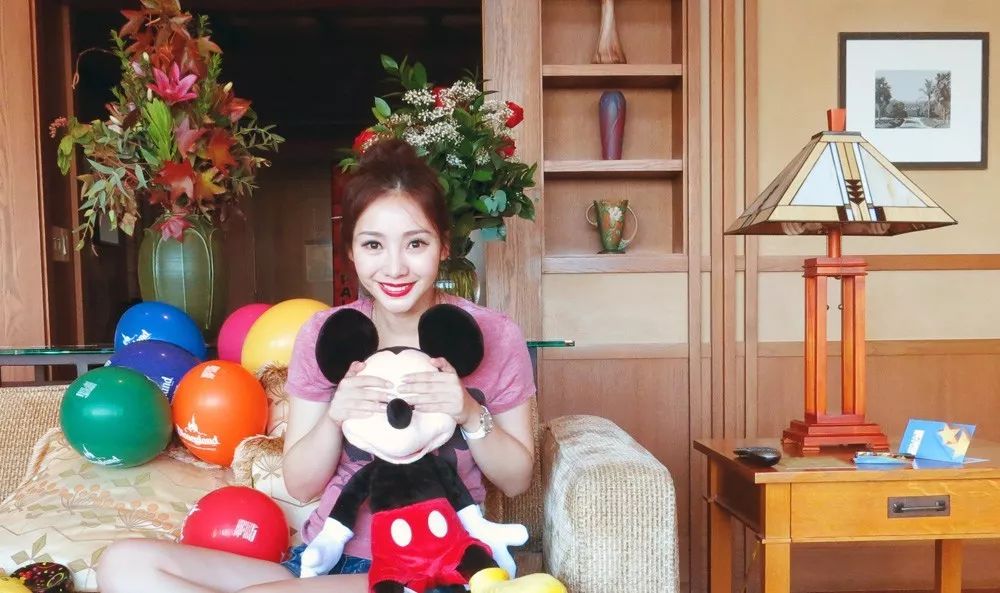 “借胸上位”的柳岩，还要被误会多久？