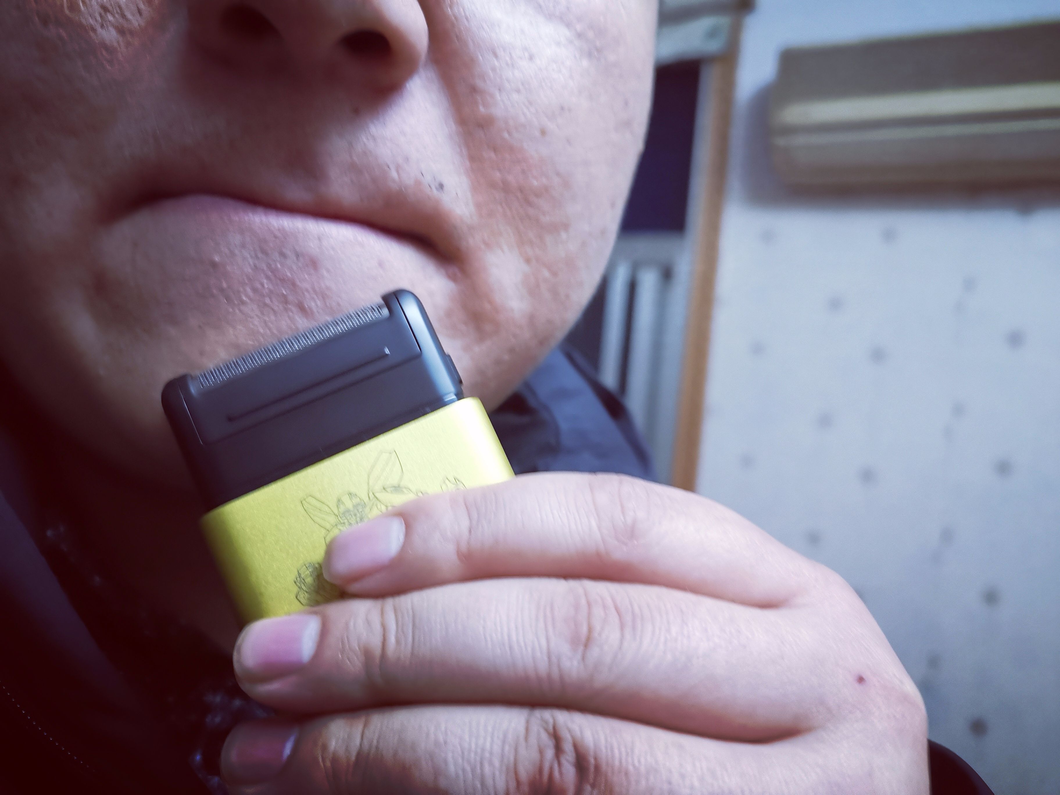 须眉电动剃须刀变形金刚,须眉变形金刚剃须刀