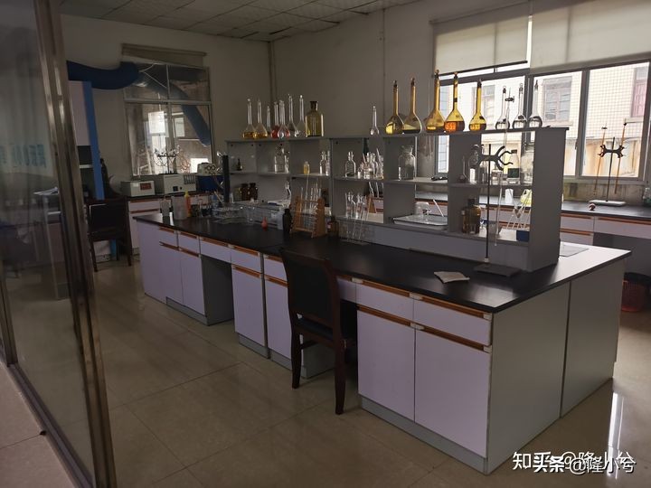 真皮沙发散发出的气味是甲醛吗,真皮沙发的味道是什么样的