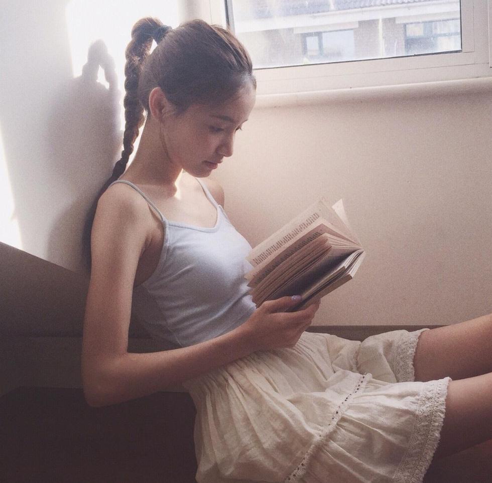 女儿经期初潮妈妈关注什么,女儿月经初潮有什么预兆