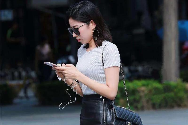 手机被监听应该关闭手机哪几项,手机出现七种情况有可能被监听了