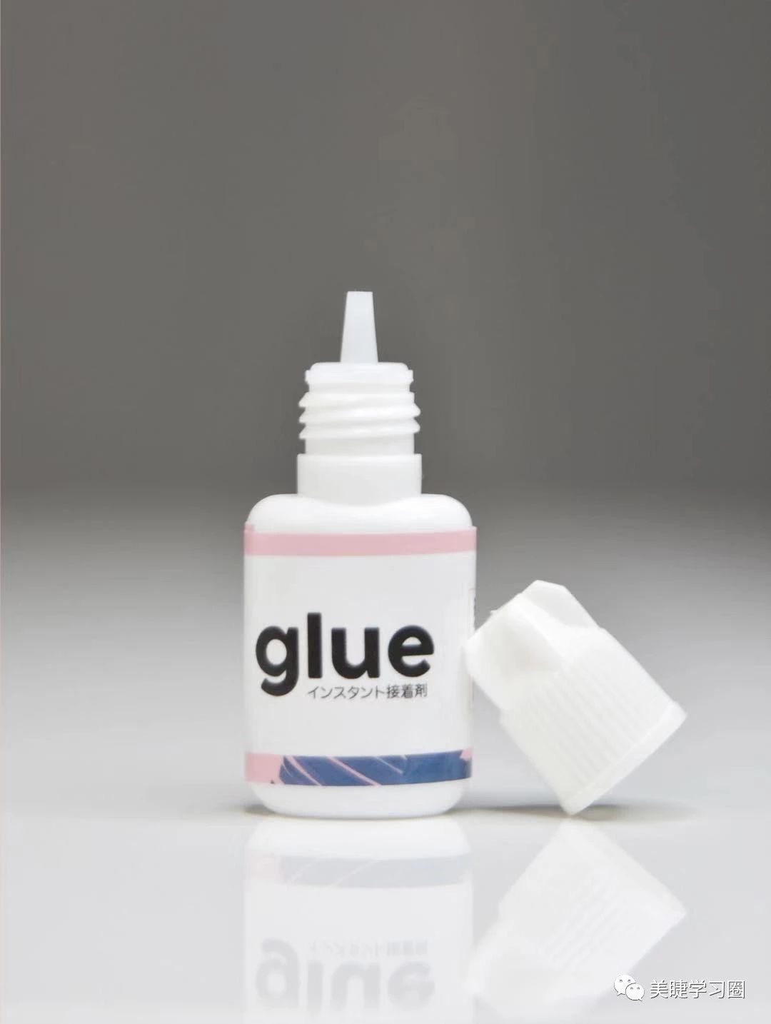 顾客眼睫毛沾上胶水怎么办,顾客头皮染起泡了买什么药