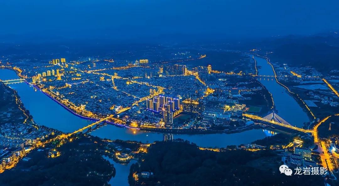 @龙岩人，让我们跟随无人机，一起飞跃闽西