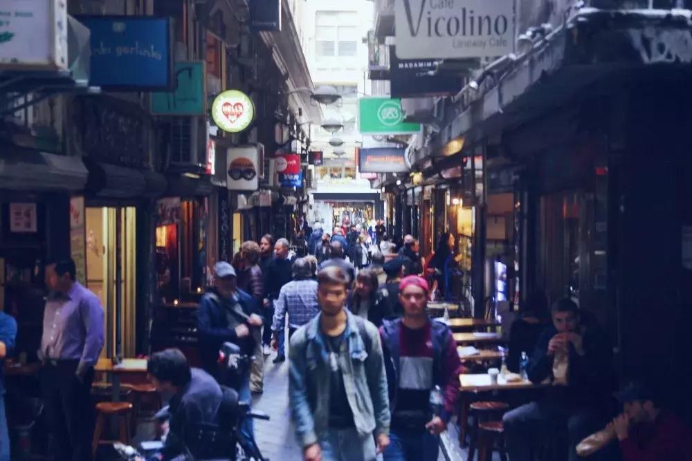 机票太贵往返三千多还有必要去吗,国内往返机票比单程便宜