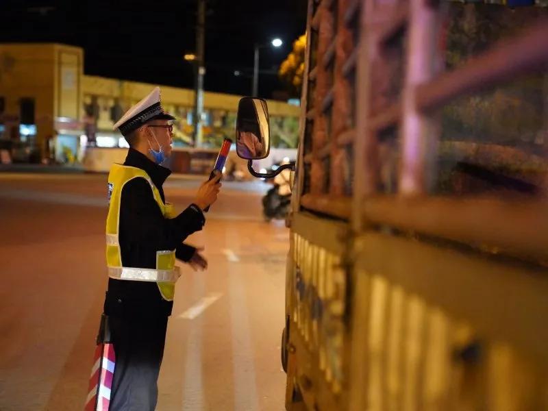 一个路口多项违法怎么处罚,同一路口同一天多次违法怎么处罚