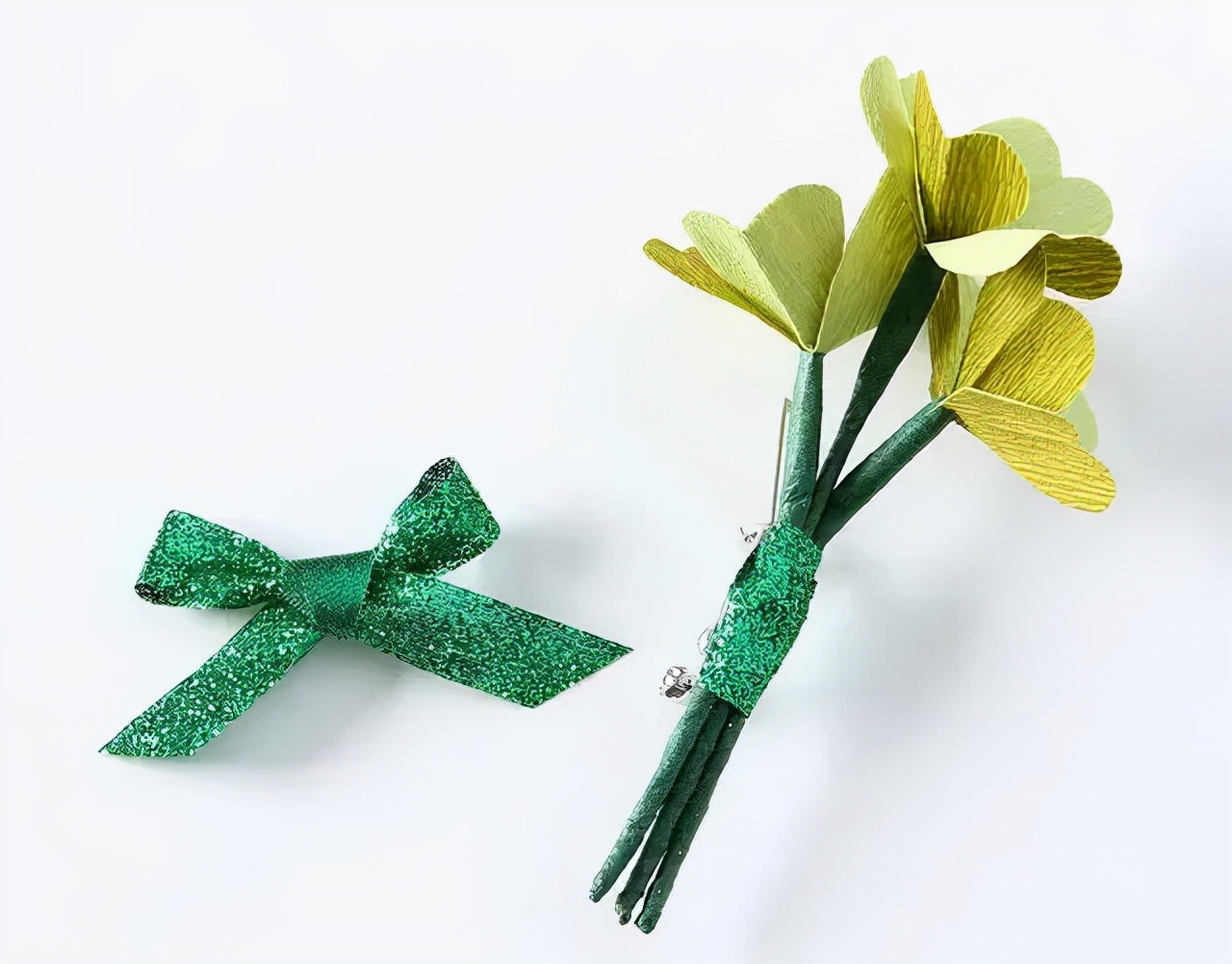 皱纹纸diy手工花朵,手工制作皱纹纸立体花