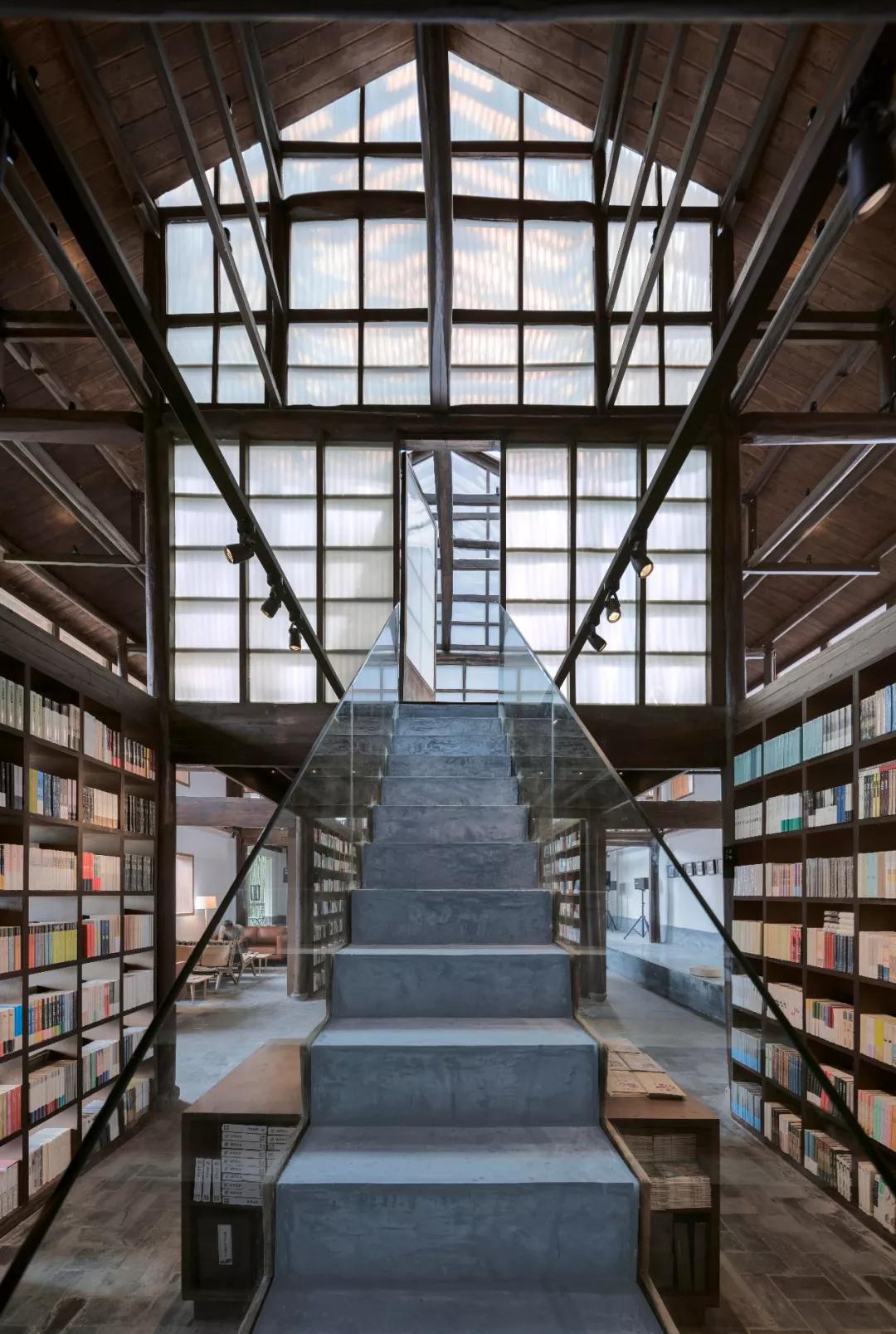 有着双重人生的小城青田，你对它的实力一无所知