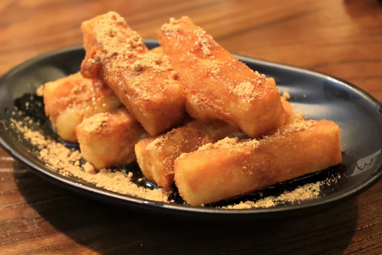 光吃米粉太单调了？罗罐中的各种浇头和小食，让嗦粉也变得享受