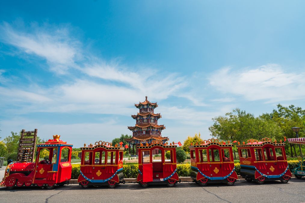 她是滔滔千里黄河的宠儿，阴山之下、河套之上的掌上明珠