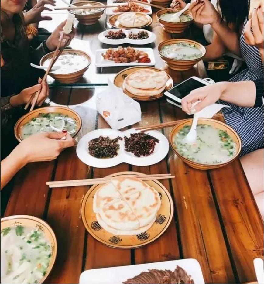 坐上公交去旅行！跟着这条101路线，带你玩遍大半个都江堰～一站一景，吃喝玩乐一网打尽！