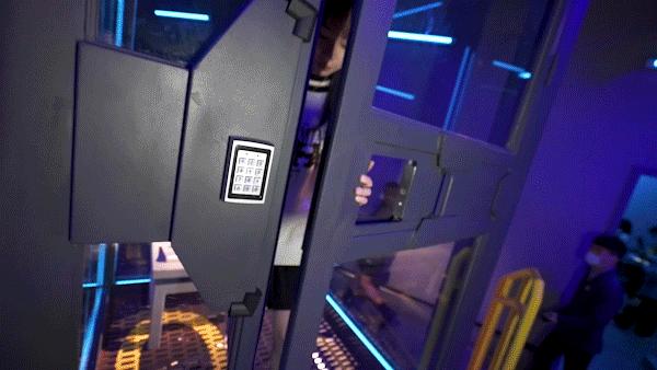 日夜不同科技感，春节潮玩创新方