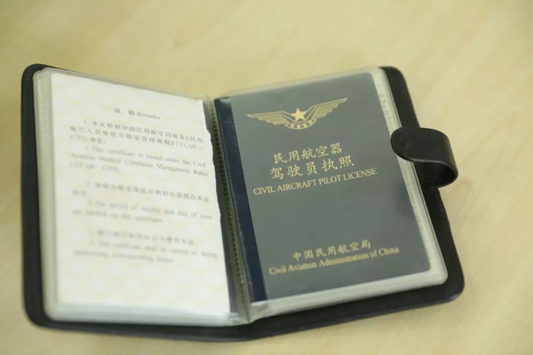 直升飞机飞行员的装备,直升机飞行员装备有哪些