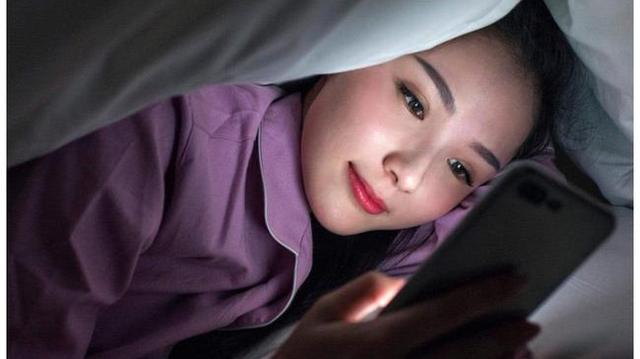 如果你离不开手机，无法集中关注力，那么你的大脑该修修了
