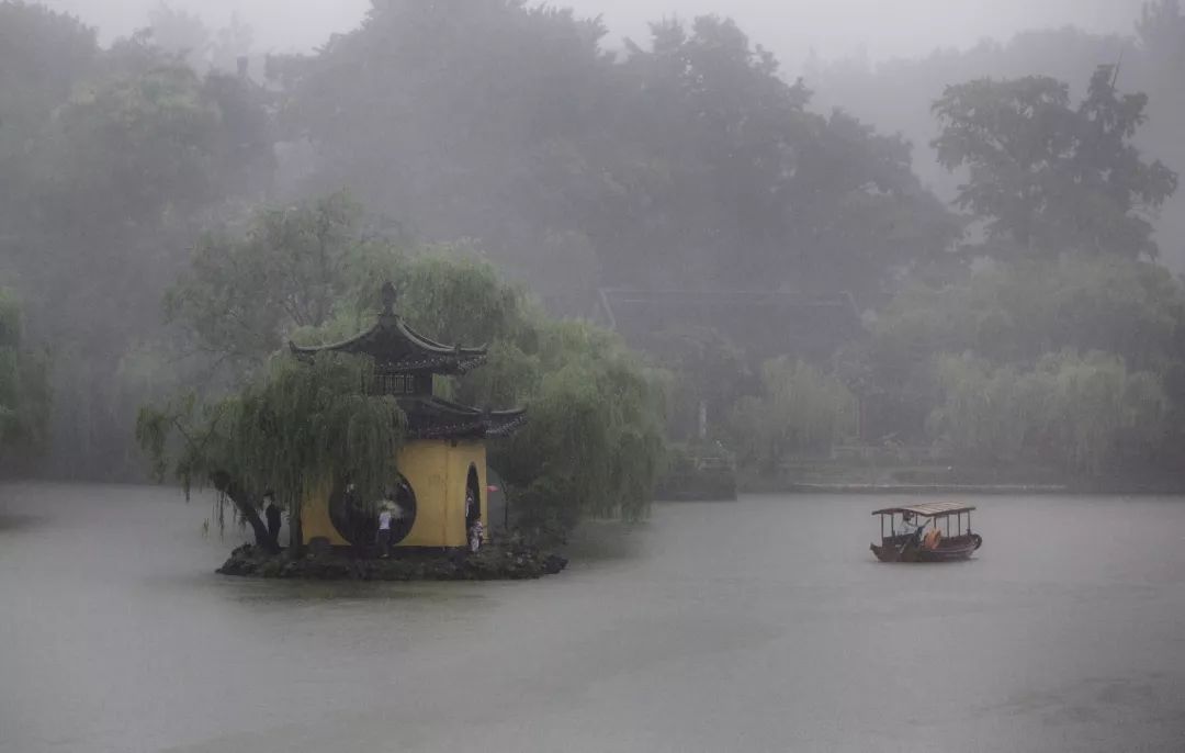 江淮地区降水次数频繁阴雨天气,江淮地区阴雨绵绵是几月份
