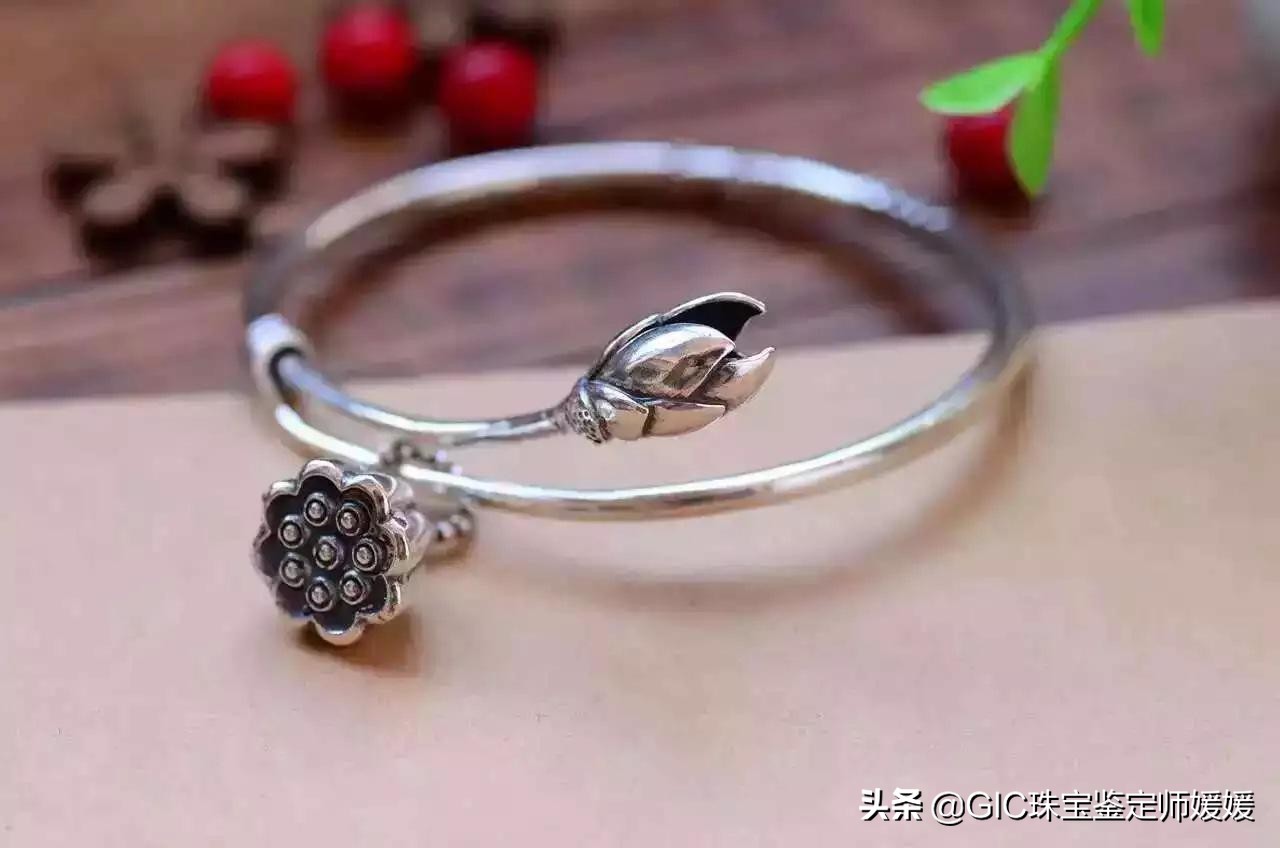 银饰品变黑和保养,银首饰变色了怎么清洗