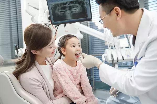 后槽牙的牙齿有点歪可以矫正吗,矫正牙齿过程中牙齿歪了正常吗